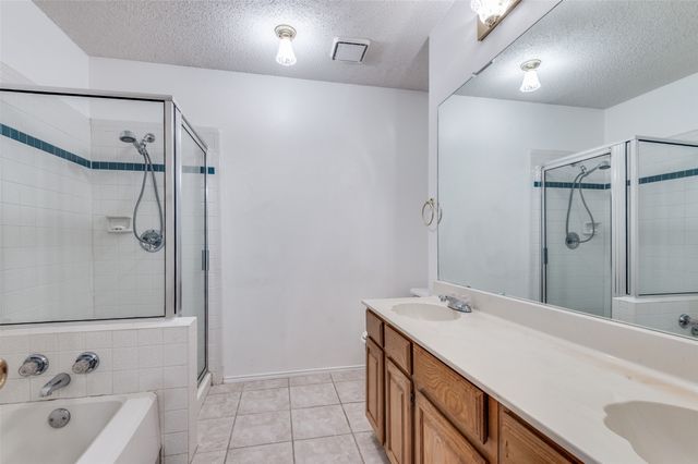 627 Lemon Drive, Arlington, TX 76018