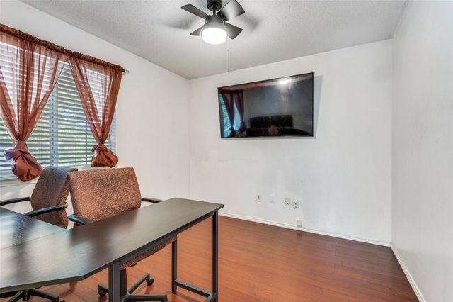 627 Lemon Drive, Arlington, TX 76018