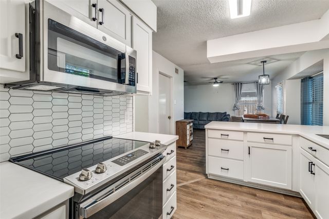 627 Lemon Drive, Arlington, TX 76018