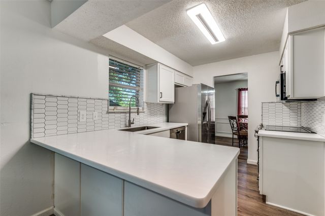 627 Lemon Drive, Arlington, TX 76018