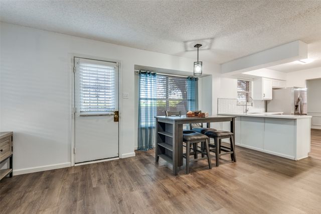 627 Lemon Drive, Arlington, TX 76018