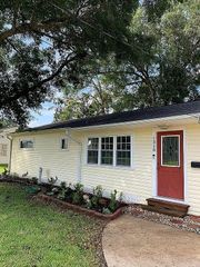 1318 Herring Avenue, Port Neches, TX 77651