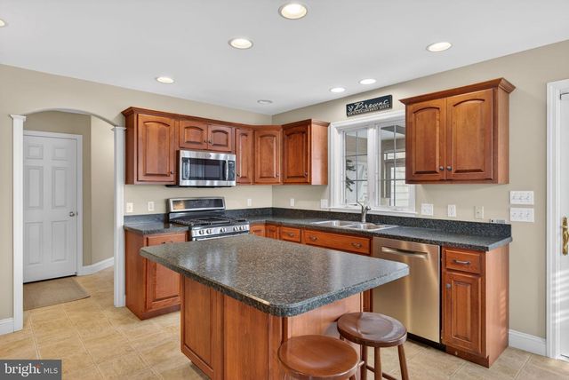 520 NURSERY DR. N, Mechanicsburg, PA 17055