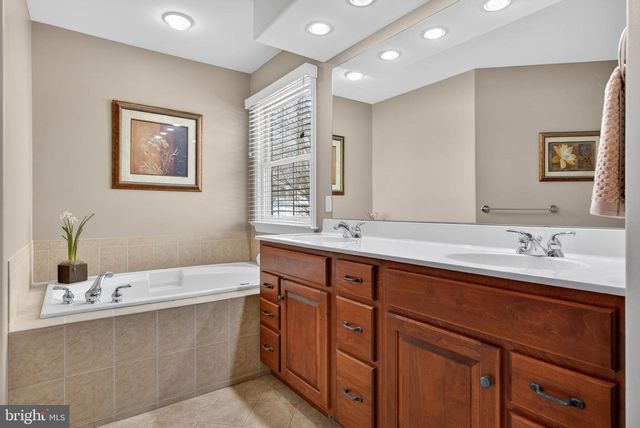 520 NURSERY DR. N, Mechanicsburg, PA 17055