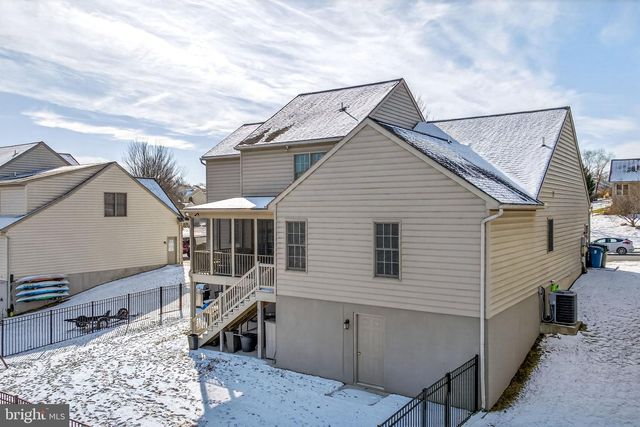 520 NURSERY DR. N, Mechanicsburg, PA 17055