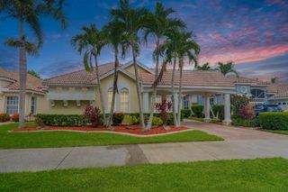 618 SW Lake Charles Circle, Port St Lucie, FL 34986