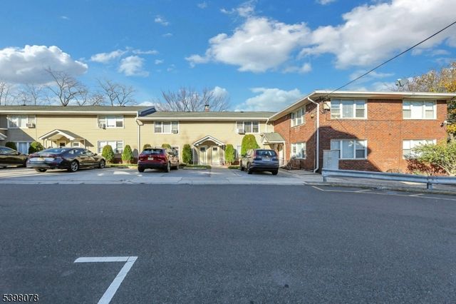 2215 Grand Ave 13, North Bergen Twp., NJ 07047