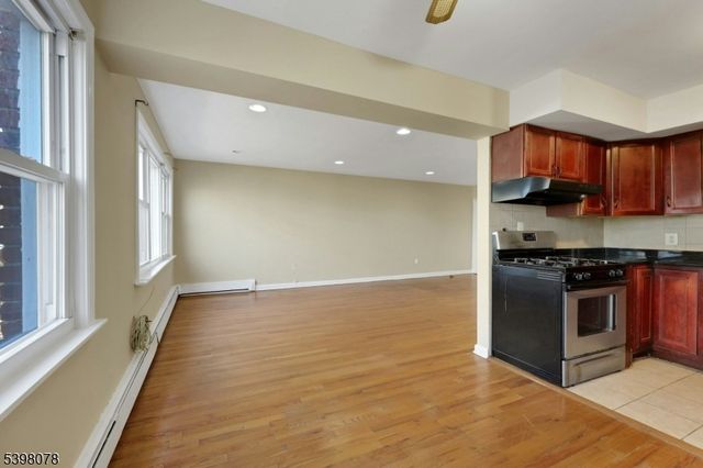 2215 Grand Ave 13, North Bergen Twp., NJ 07047