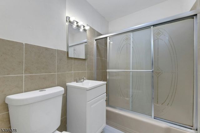 2215 Grand Ave 13, North Bergen Twp., NJ 07047