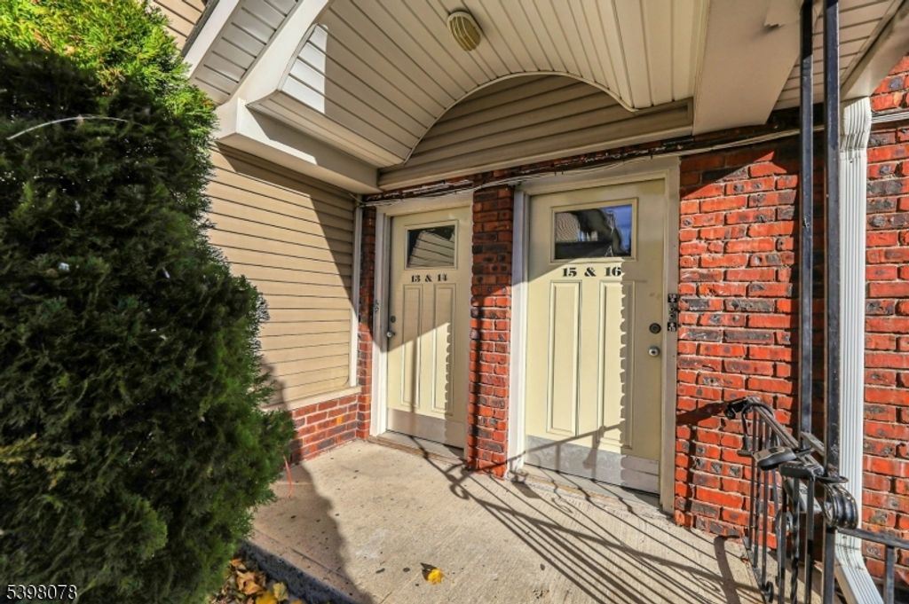 2215 Grand Ave 13, North Bergen Twp., NJ 07047