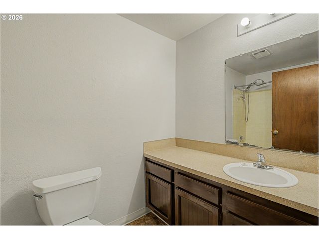 7750 Sw RAINTREE Dr, Beaverton, OR 97008