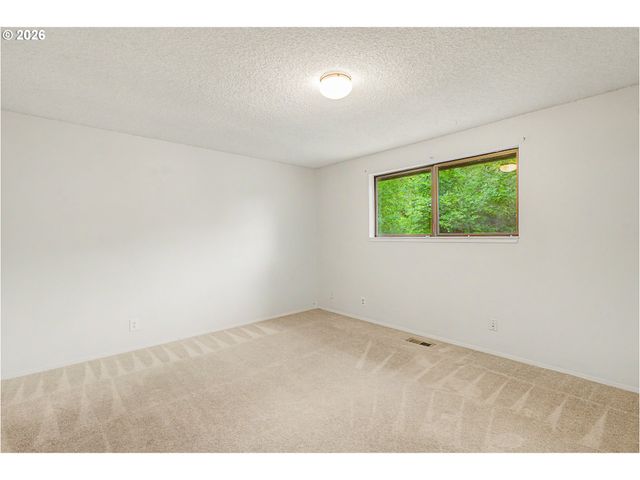 7750 Sw RAINTREE Dr, Beaverton, OR 97008