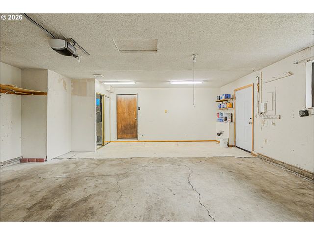7750 Sw RAINTREE Dr, Beaverton, OR 97008