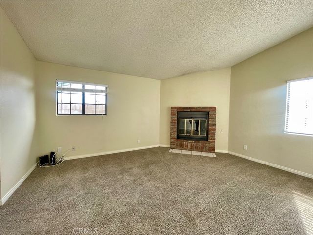 4763 W Avenue L8, Lancaster, CA 93536