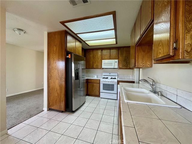 4763 W Avenue L8, Lancaster, CA 93536