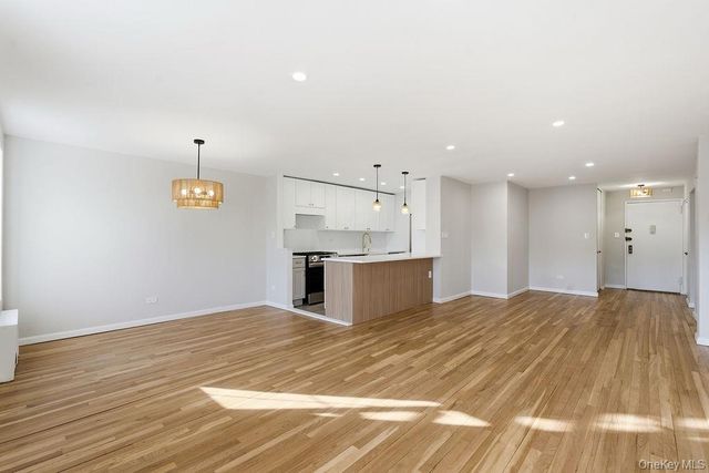 86-11 151st Avenue 4H, Howard Beach, NY 11414