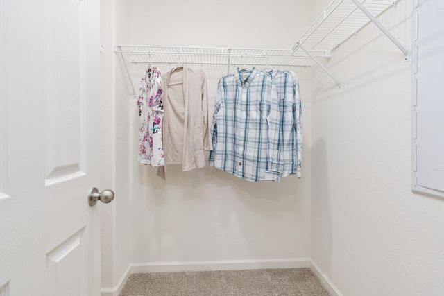 6581 E Clingstone Drive, Fresno, CA 93727