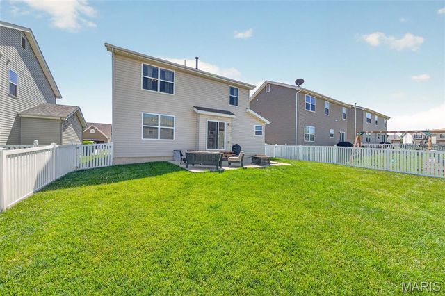 205 Pecan Bluffs Drive, Wentzville, MO 63385