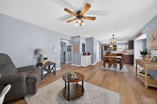 205 Pecan Bluffs Drive, Wentzville, MO 63385