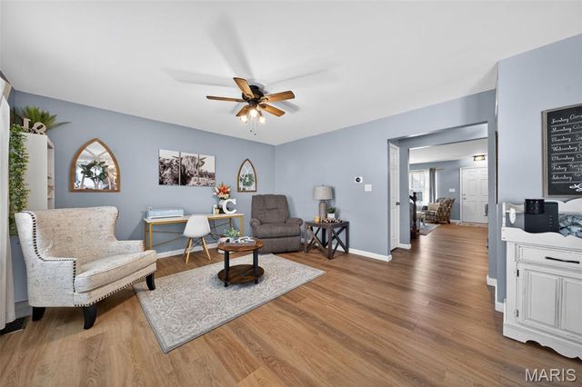 205 Pecan Bluffs Drive, Wentzville, MO 63385