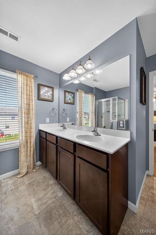 205 Pecan Bluffs Drive, Wentzville, MO 63385