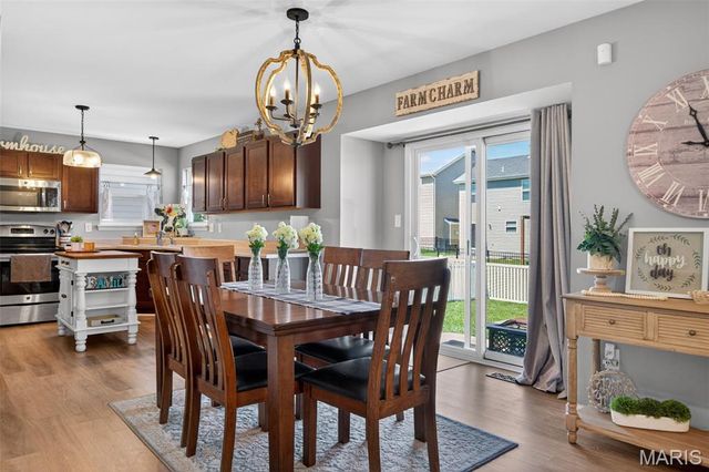 205 Pecan Bluffs Drive, Wentzville, MO 63385