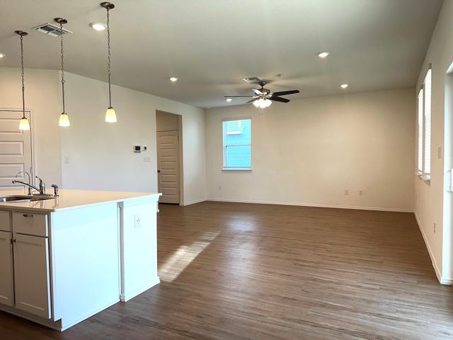 2141 Hiddenbrooke PASS, Seguin, TX 78155