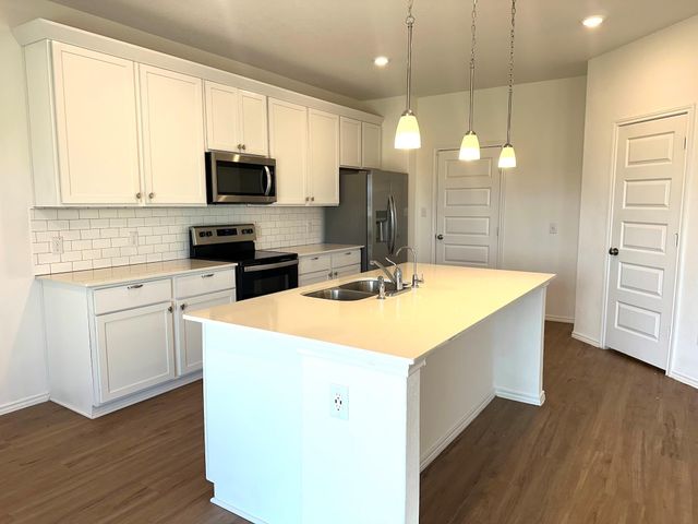2141 Hiddenbrooke PASS, Seguin, TX 78155