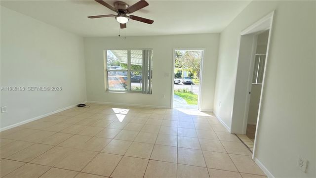 1411 NE 155th Ter 1411, North Miami Beach, FL 33162