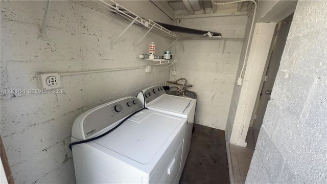 1411 NE 155th Ter 1411, North Miami Beach, FL 33162