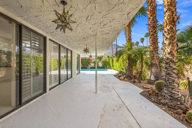 1540 E Sierra Way, Palm Springs, CA 92264