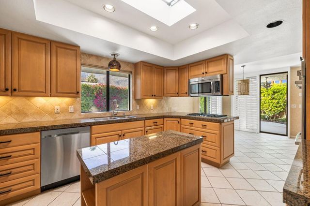 1540 E Sierra Way, Palm Springs, CA 92264