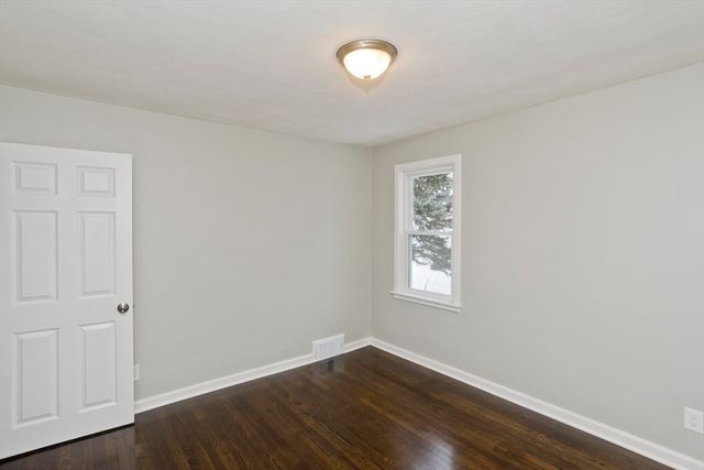 61 Saint Jacques Ave, Chicopee, MA 01020