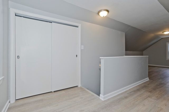 61 Saint Jacques Ave, Chicopee, MA 01020