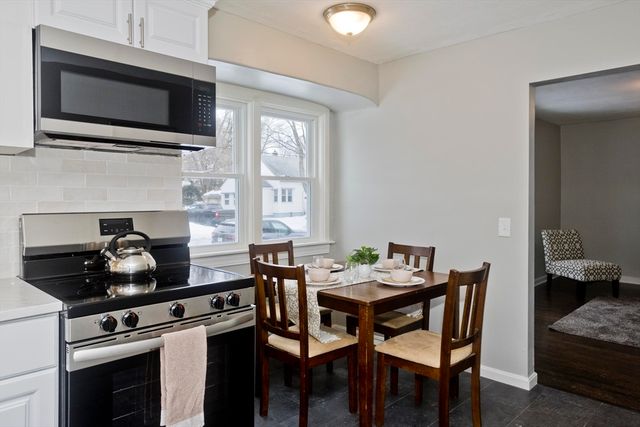 61 Saint Jacques Ave, Chicopee, MA 01020