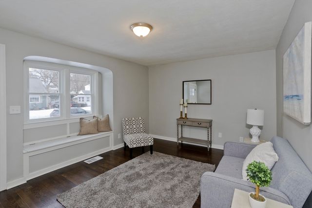 61 Saint Jacques Ave, Chicopee, MA 01020