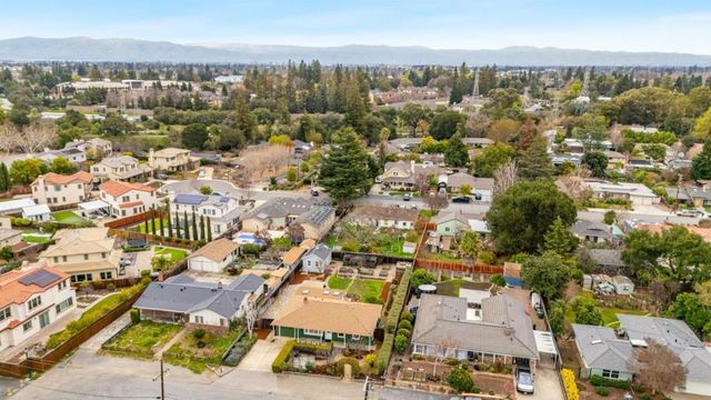 2025 Yorkshire Way, Mountain View, CA 94040