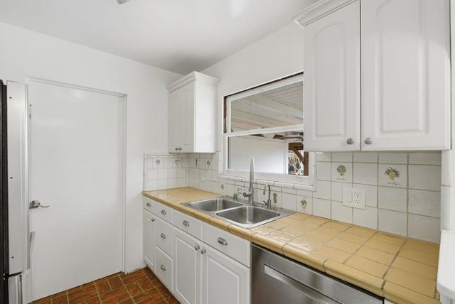 2025 Yorkshire Way, Mountain View, CA 94040