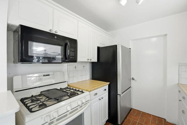 2025 Yorkshire Way, Mountain View, CA 94040