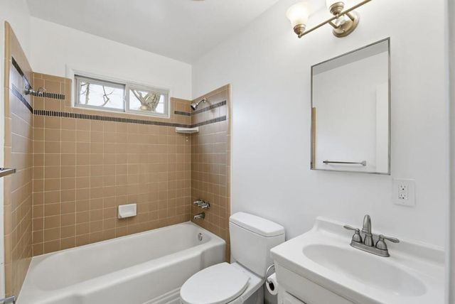 2025 Yorkshire Way, Mountain View, CA 94040