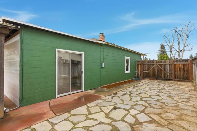 2025 Yorkshire Way, Mountain View, CA 94040