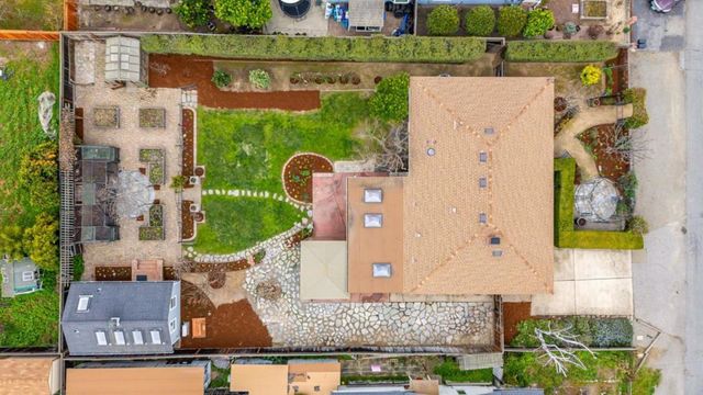 2025 Yorkshire Way, Mountain View, CA 94040