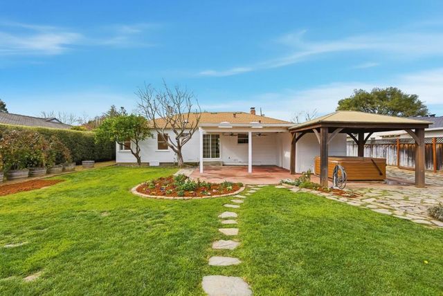 2025 Yorkshire Way, Mountain View, CA 94040