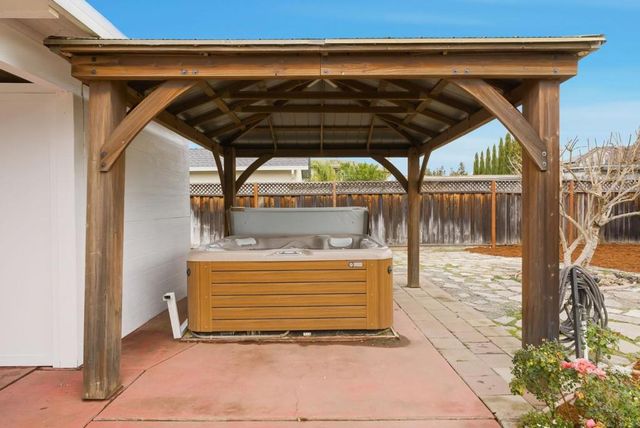 2025 Yorkshire Way, Mountain View, CA 94040