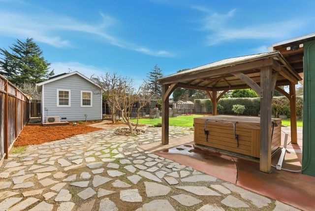 2025 Yorkshire Way, Mountain View, CA 94040