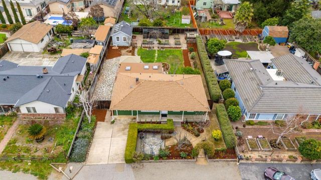 2025 Yorkshire Way, Mountain View, CA 94040