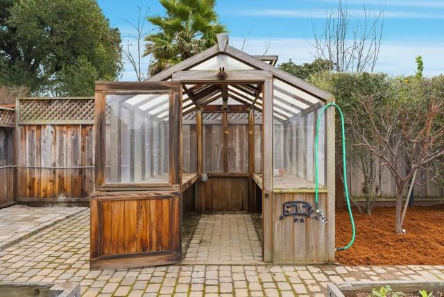 2025 Yorkshire Way, Mountain View, CA 94040