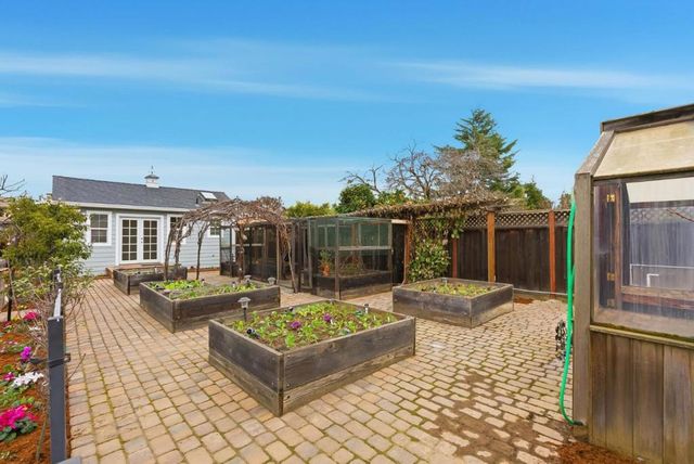 2025 Yorkshire Way, Mountain View, CA 94040