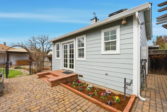 2025 Yorkshire Way, Mountain View, CA 94040