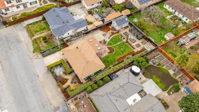 2025 Yorkshire Way, Mountain View, CA 94040